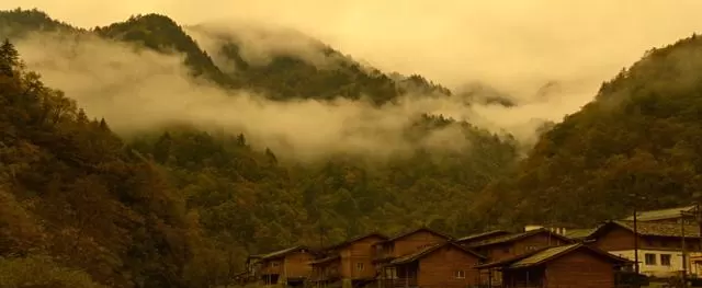 电影《悠悠神农情》九十年代木鱼镇实景拍摄成神农架影像档案 - 细节速览