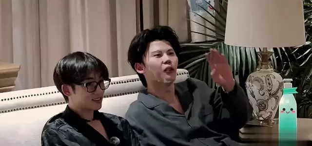 《风华合伙人》临时组队开店，素人嘉宾真实互动成亮点 - 现场图