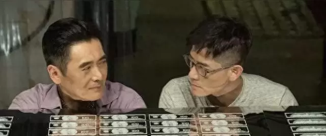 周润发携十几万古董相机为郭富城拍摄撕拉片 - 现场图